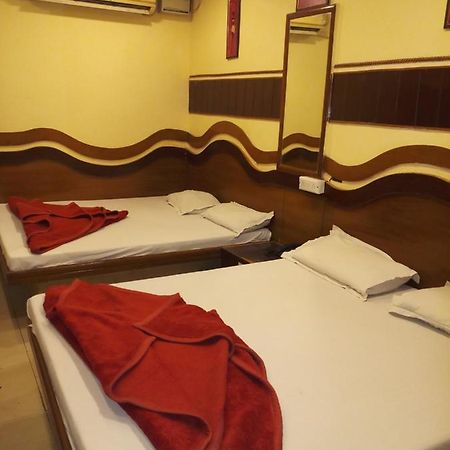 Hotel Diplomat Inn Ню Делхи Екстериор снимка