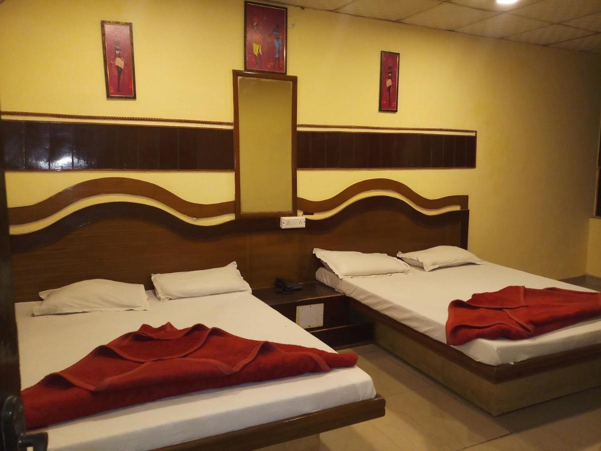 Hotel Diplomat Inn Ню Делхи Екстериор снимка