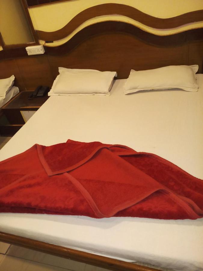 Hotel Diplomat Inn Ню Делхи Екстериор снимка